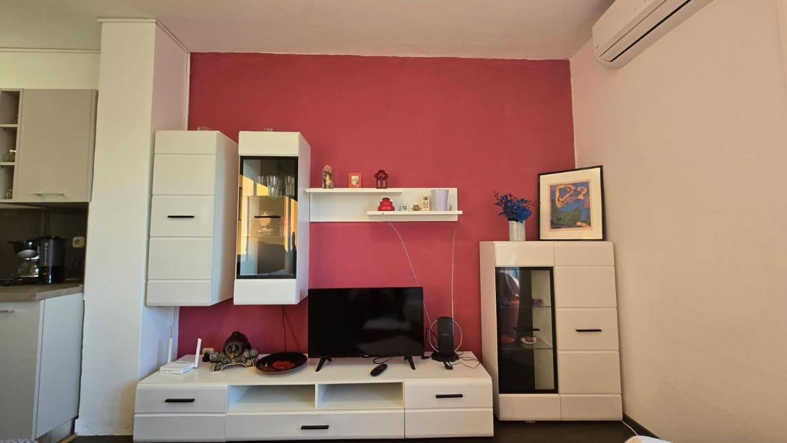 Studio Apartment Ljubica For 2 Persons 150M From The Beach Poreč Exterior foto